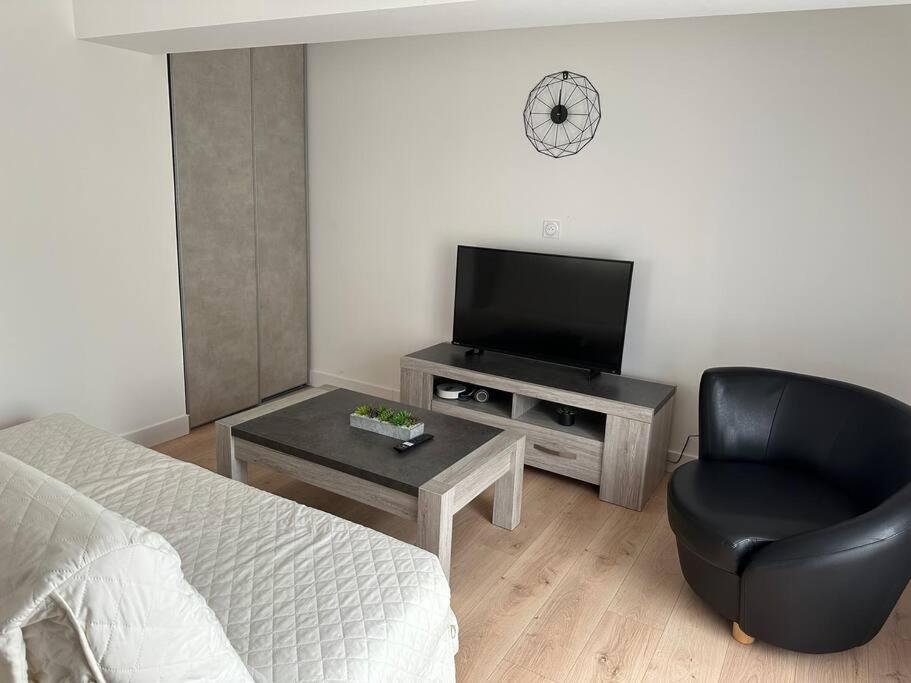Chez Gaelle Apartment Trebes Bagian luar foto